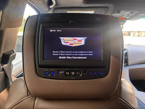 Used 2019 Cadillac Escalade ESV Platinum AWD/4WD image 29
