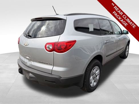 Used 2011 Chevrolet Traverse LS FWD image 9