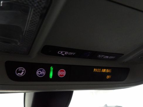 Used 2019 Chevrolet Equinox LS w/ LS Convenience Package FWD image 16