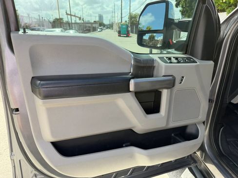 Used 2021 Ford F250 XLT w/ XLT Premium Package image 9