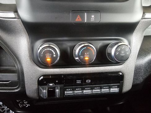 Used 2021 RAM 3500 Tradesman w/ Chrome Appearance Group image 27