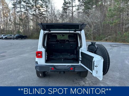 Used 2020 Jeep Wrangler Unlimited Sahara image 7