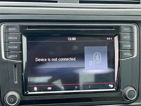 Used 2016 Volkswagen Jetta SE image 14