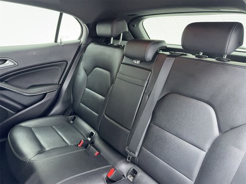 Used 2020 Mercedes-Benz GLA 250 image 38