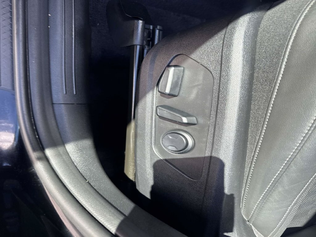 Used 2025 Kia Sorento S AWD/4WD image 19