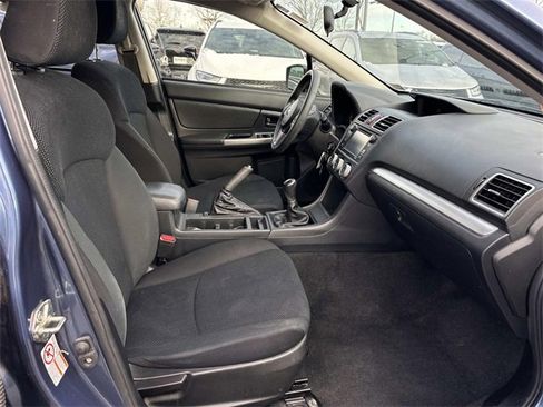 Used 2017 Subaru Crosstrek 2.0i image 9