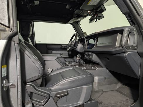 Certified 2025 Ford Bronco Badlands AWD/4WD image 12