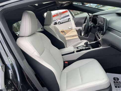 Used 2024 Lexus RX 350h image 14