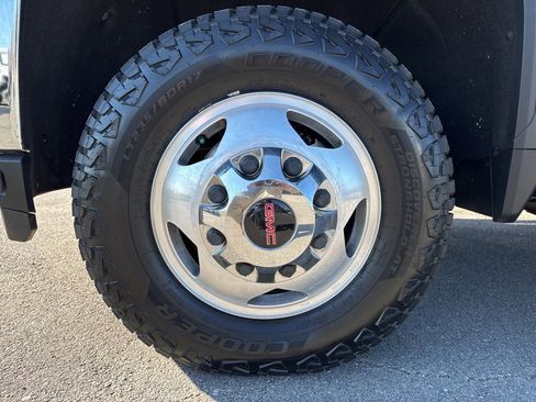 Used 2021 GMC Sierra 3500 SLT w/ SLT Preferred Package image 15