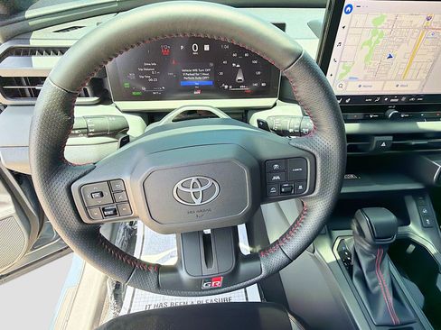 Used 2026 Toyota RAV4 AWD Plug-in Hybrid image 38