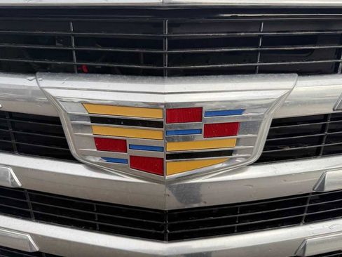 Used 2018 Cadillac Escalade Luxury image 8