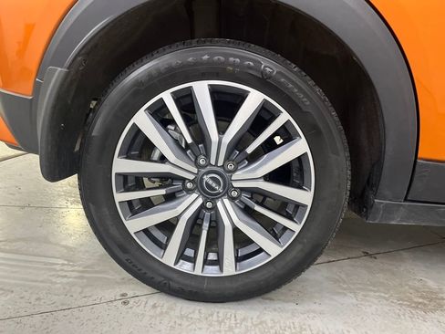 Used 2023 Nissan Kicks SR w/ SR Premium Package image 16