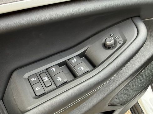 New 2025 Jeep Grand Cherokee Limited w/ Black Appearance Package image 14