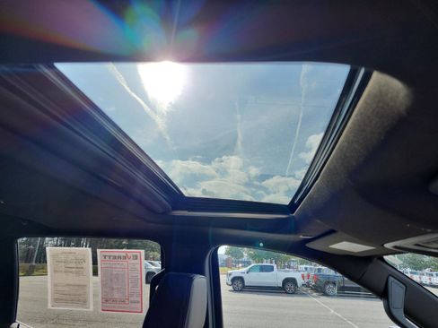 Certified 2025 GMC Sierra 1500 Denali w/ Denali Reserve Package image 10