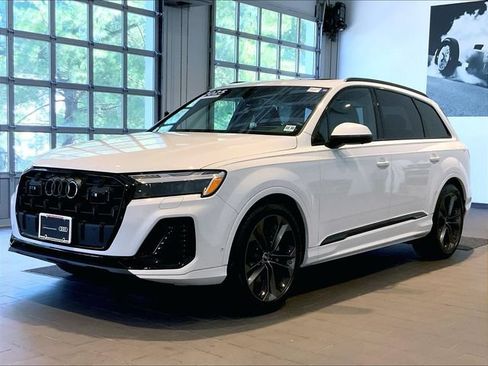 Certified 2025 Audi Q7 3.0T Prestige w/ Prestige Package AWD/4WD image 2