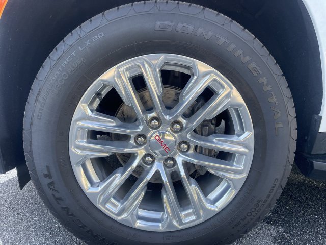 Certified 2023 GMC Yukon XL SLE w/ Gmc Pro Safety Plus Package AWD/4WD image 10