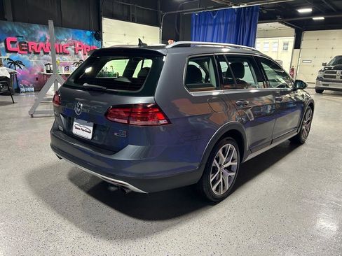 Used 2018 Volkswagen Golf Alltrack SEL image 4