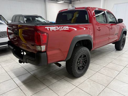 Used 2017 Toyota Tacoma TRD Off-Road w/ Tow Package (A/T) AWD/4WD image 9