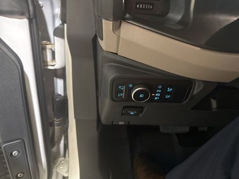 Used 2023 Ford Bronco Wildtrak image 17