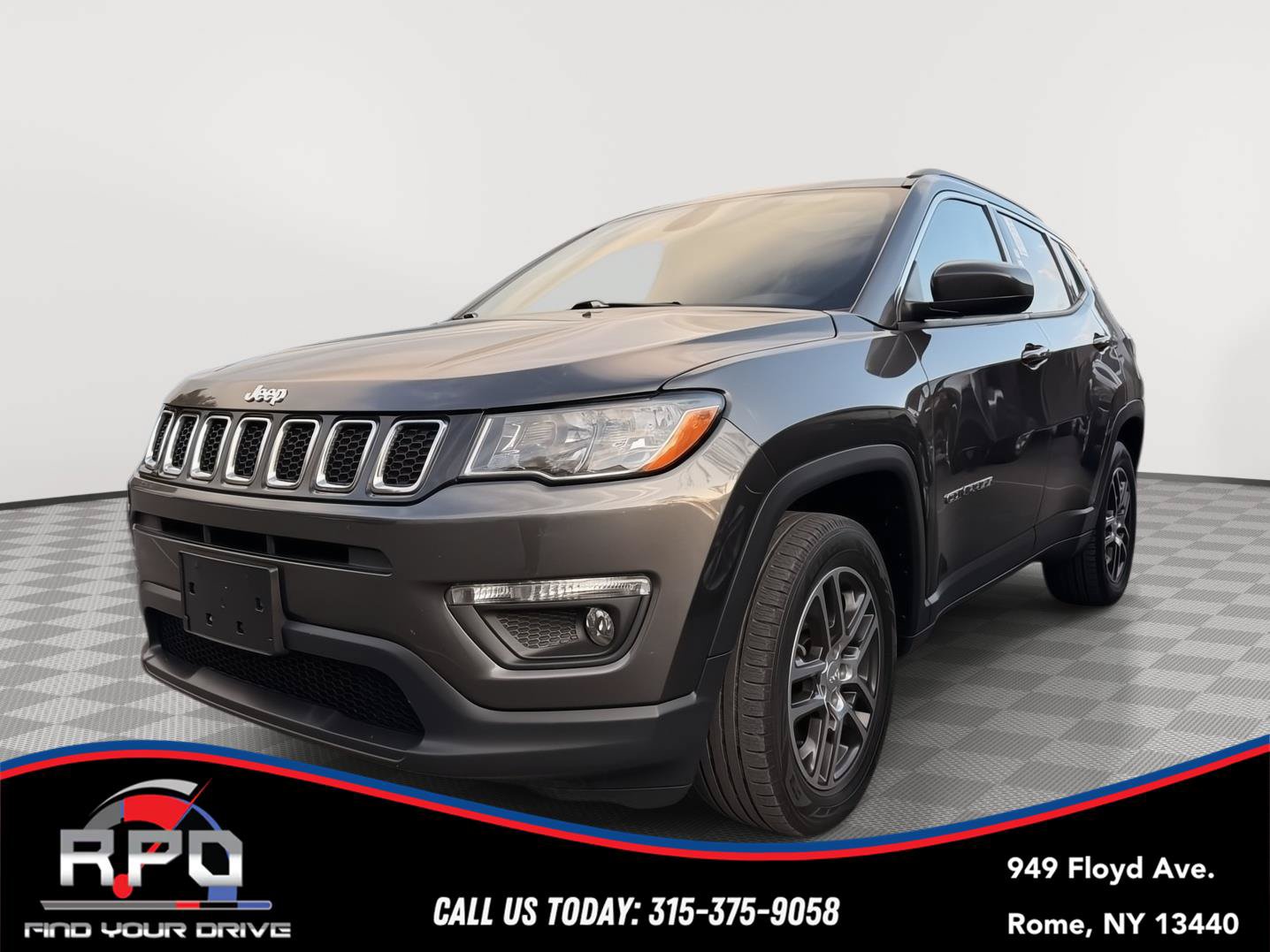 Used 2018 Jeep Compass Latitude w/ Popular Equipment Group AWD/4WD image 1