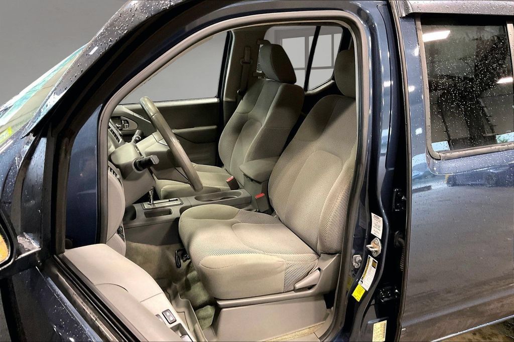 Used 2018 Nissan Frontier SV AWD/4WD image 22