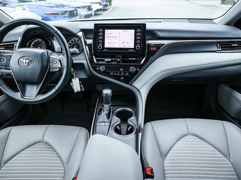 Used 2024 Toyota Camry SE image 16