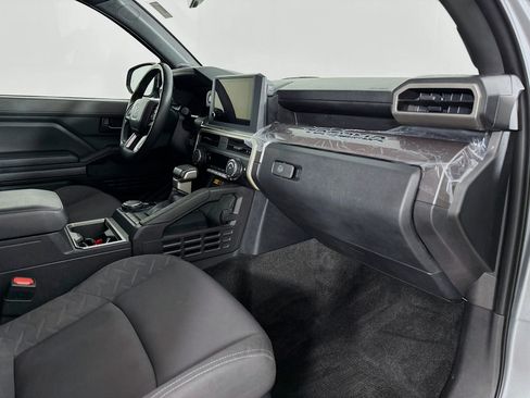 Certified 2024 Toyota Tacoma SR5 AWD/4WD image 27