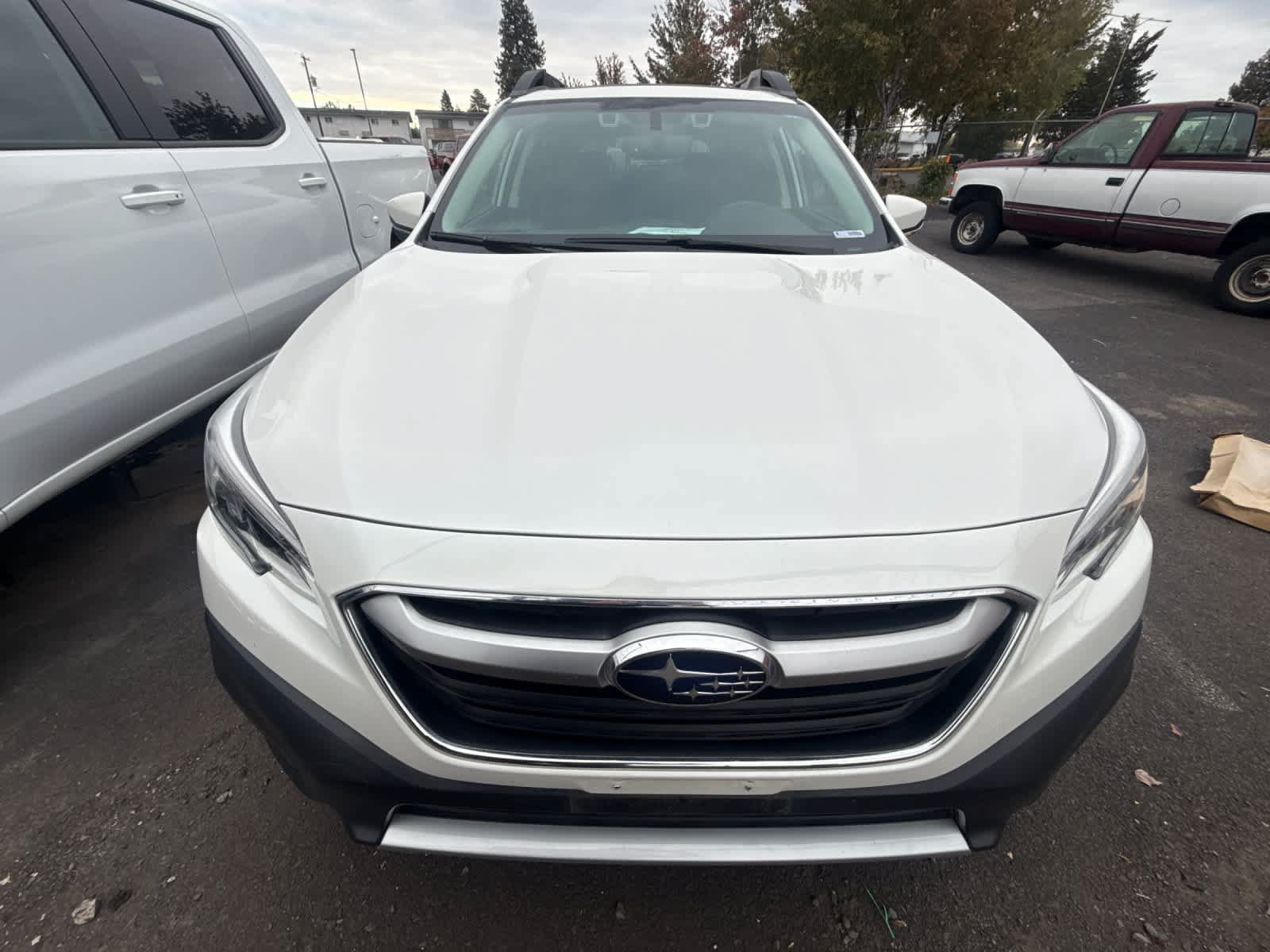 Used 2022 Subaru Outback Limited AWD/4WD image 2