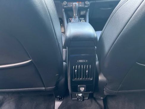 Used 2024 Jeep Compass Latitude AWD/4WD image 15