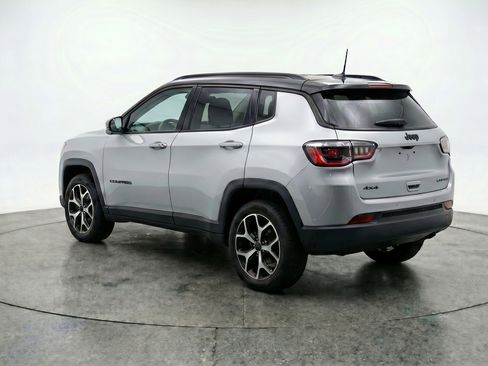 Used 2025 Jeep Compass Limited AWD/4WD image 6