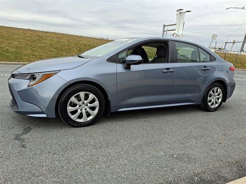 Certified 2022 Toyota Corolla LE image 5