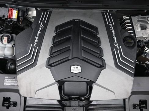 Used 2021 Lamborghini Urus AWD/4WD image 29