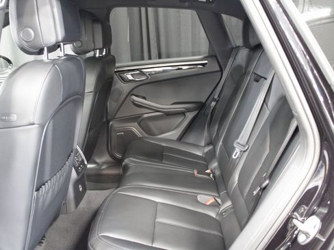 New 2026 Porsche Macan image 21