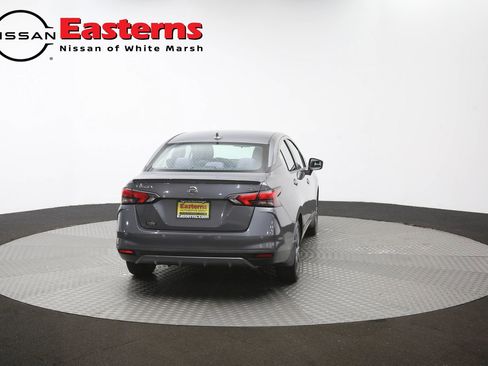 Used 2021 Nissan Versa SR FWD image 37