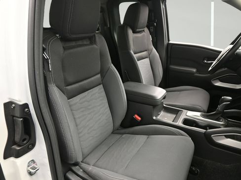 Certified 2024 Nissan Frontier SV w/ SV Convenience Package RWD image 14