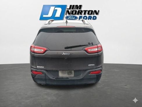 Used 2018 Jeep Cherokee Latitude Plus FWD image 8