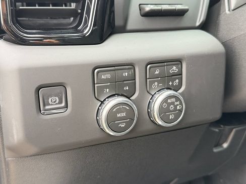 New 2026 GMC Sierra 2500 AT4X w/ LPO, Black Badging Package AWD/4WD image 18