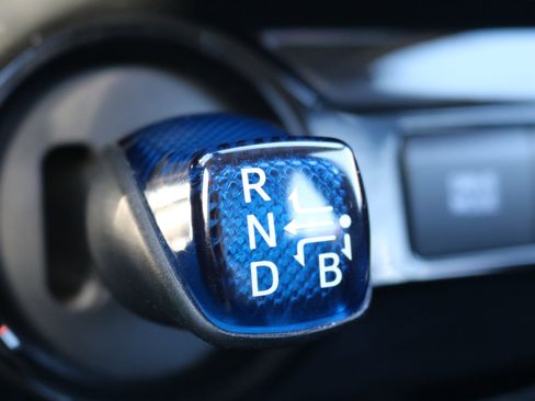 Used 2022 Toyota Prius LE image 12