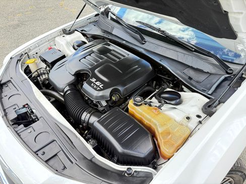 Used 2013 Chrysler 300 S image 74