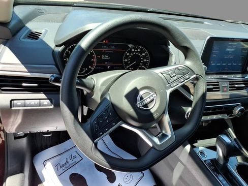 Used 2024 Nissan Altima 2.5 SV FWD image 21