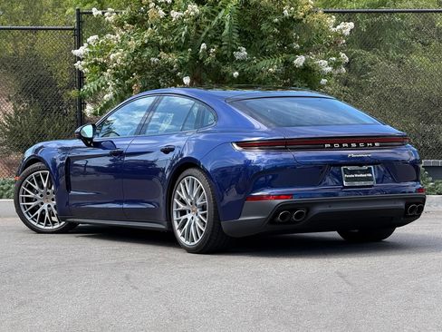 Used 2026 Porsche Panamera image 3