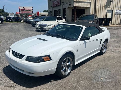 Used 1999 Ford Mustang Convertible RWD image 9