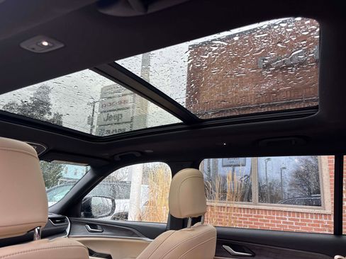 Used 2023 Jeep Grand Cherokee L Limited image 10