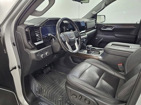 Used 2022 GMC Sierra 1500 Elevation w/ Elevation Premium Package AWD/4WD image 17