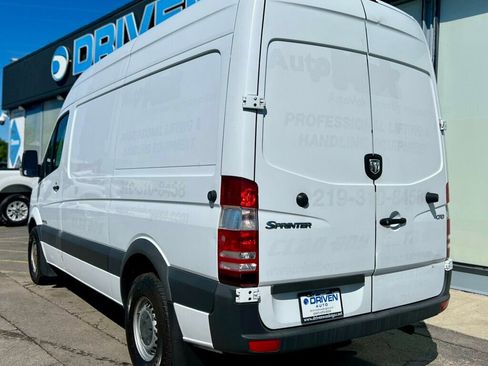 Used 2008 Dodge Sprinter 2500 RWD image 3