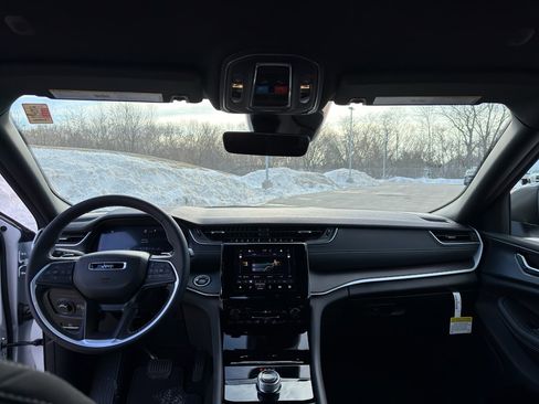 New 2026 Jeep Grand Cherokee L Laredo AWD/4WD image 28