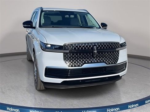 New 2025 Lincoln Navigator Reserve image 1