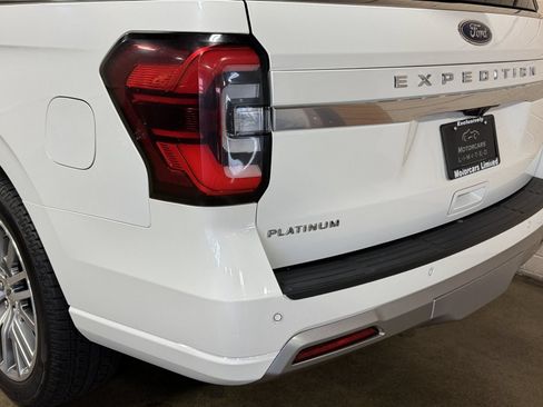Used 2022 Ford Expedition Platinum AWD/4WD image 11