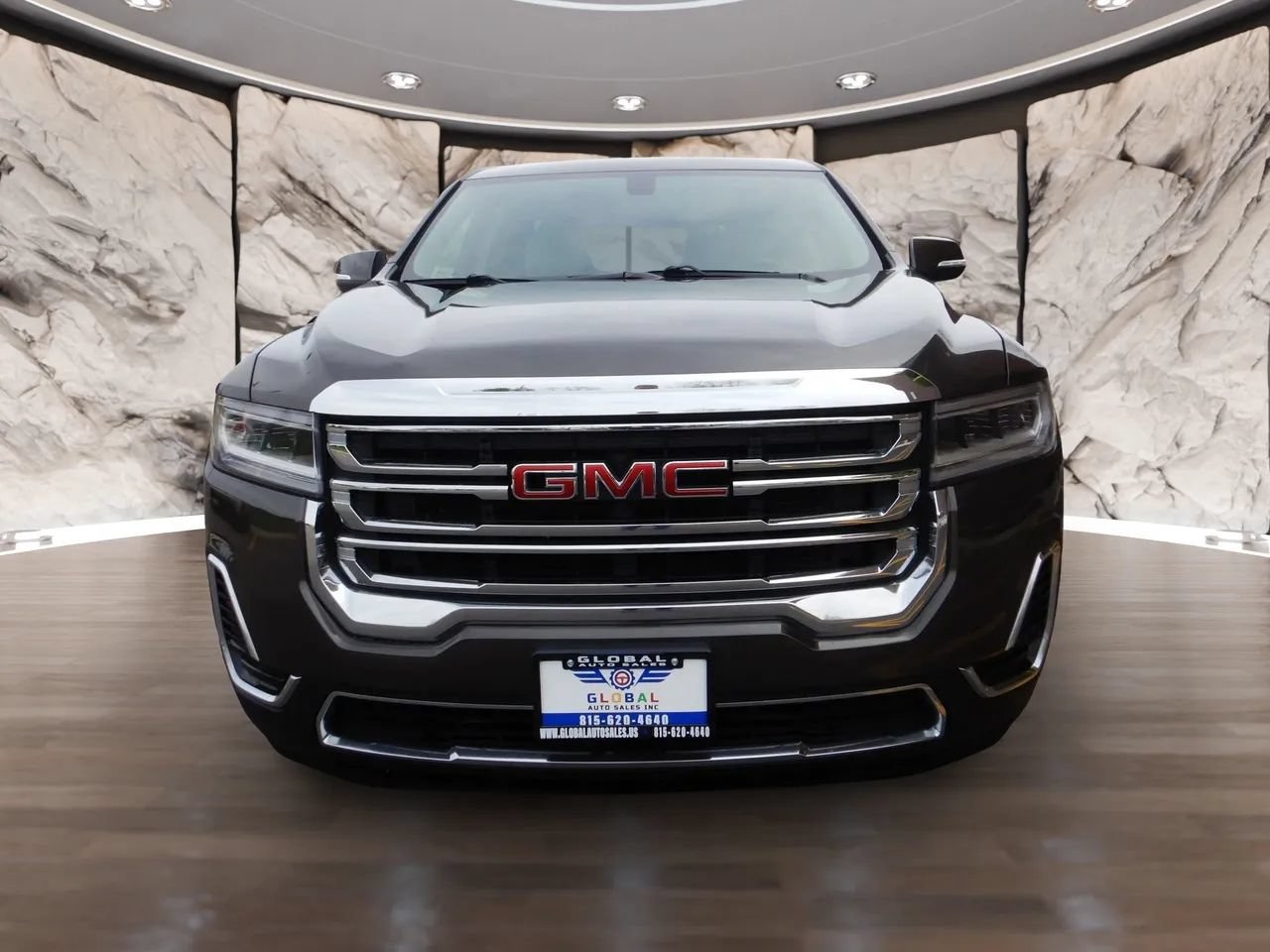 Used 2020 GMC Acadia SLE AWD/4WD image 2