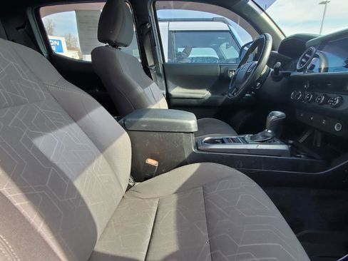 Used 2016 Toyota Tacoma TRD Off-Road w/ Towing Package image 4